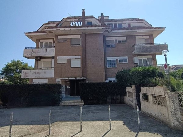 appartamento in vendita ad Ardea in zona Marina di Ardea