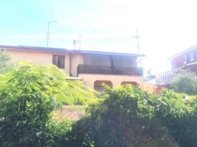 casa indipendente in vendita ad Ardea in zona Montagnano