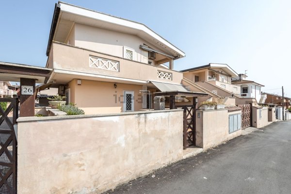 appartamento in vendita ad Ardea in zona Marina di Ardea
