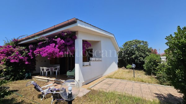 casa indipendente in vendita ad Ardea in zona Marina di Ardea