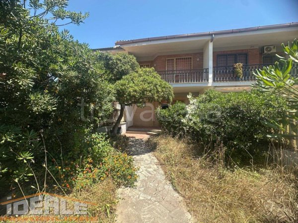 casa indipendente in vendita ad Ardea in zona Marina di Ardea