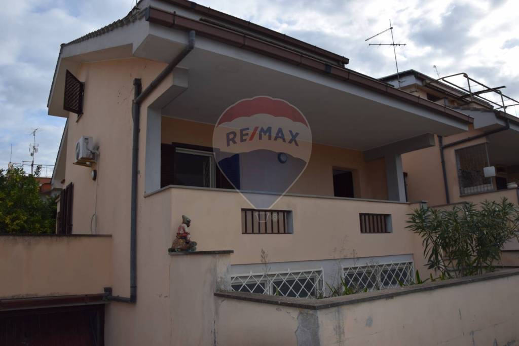 casa indipendente in vendita ad Ardea in zona Nuova Florida