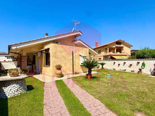 casa indipendente in vendita ad Ardea in zona Nuova Florida