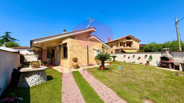 casa indipendente in vendita ad Ardea in zona Nuova Florida