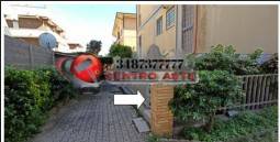 appartamento in vendita ad Ardea in zona Marina di Ardea