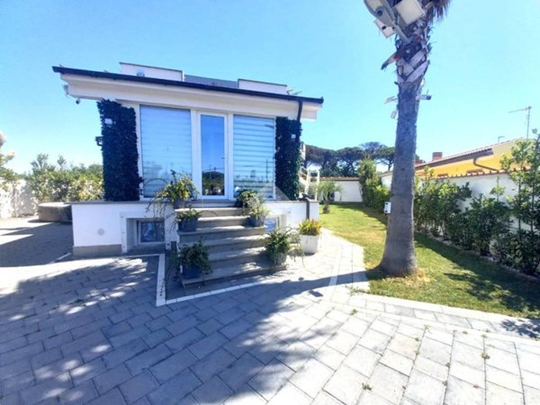 casa indipendente in vendita ad Ardea in zona Nuova Florida