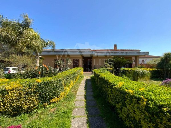 casa indipendente in vendita ad Ardea in zona Nuova Florida