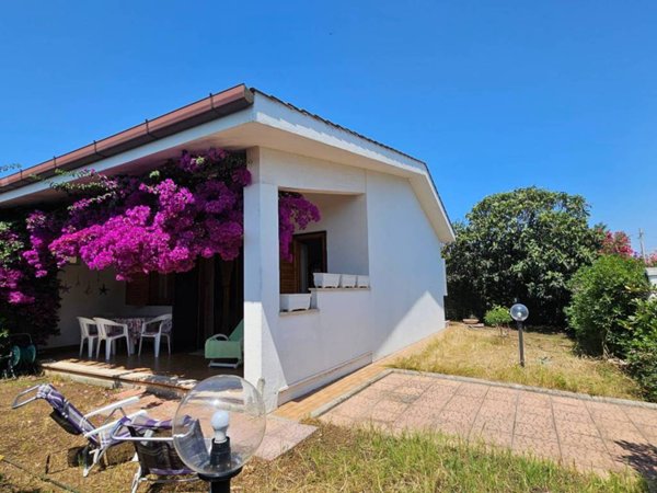 casa indipendente in vendita ad Ardea in zona Marina di Ardea