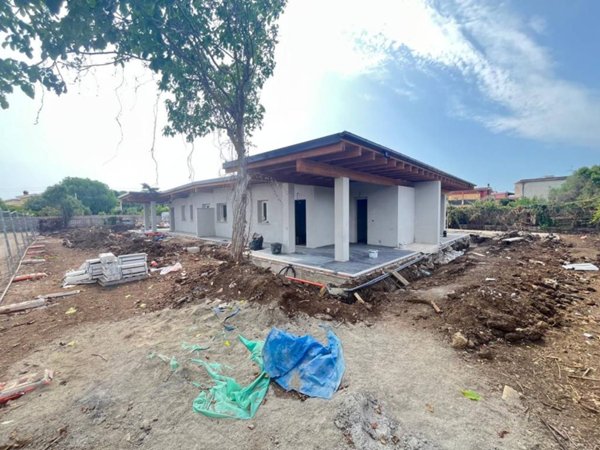 casa indipendente in vendita ad Ardea in zona Banditella