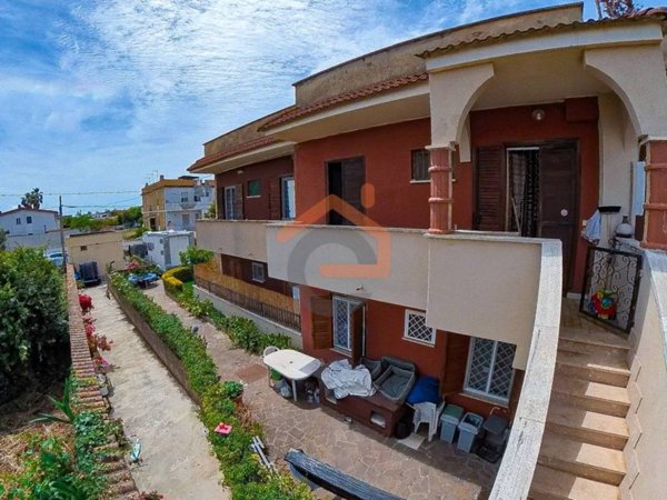 casa indipendente in vendita ad Ardea in zona Marina di Ardea