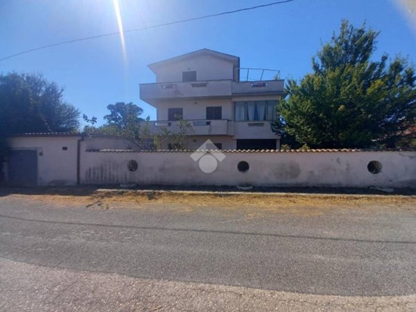 appartamento in vendita ad Ardea in zona Banditella