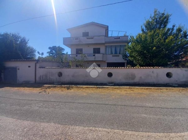 appartamento in vendita ad Ardea in zona Banditella