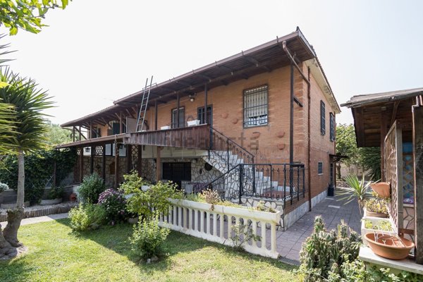 appartamento in vendita ad Ardea in zona Marina di Ardea