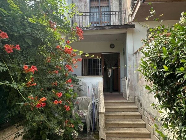 casa indipendente in vendita ad Ardea in zona Lido dei Pini