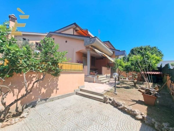 casa indipendente in vendita ad Ardea in zona Nuova California