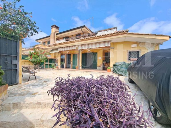 casa indipendente in vendita ad Ardea in zona Nuova California