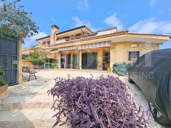 casa indipendente in vendita ad Ardea in zona Nuova California