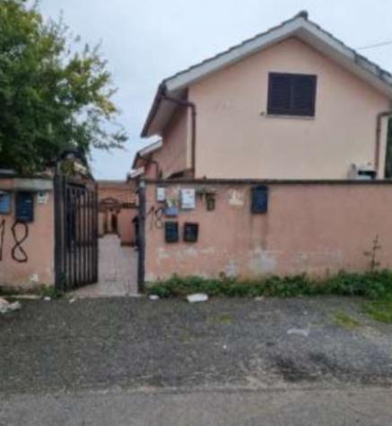 casa indipendente in vendita ad Ardea in zona Castagnola