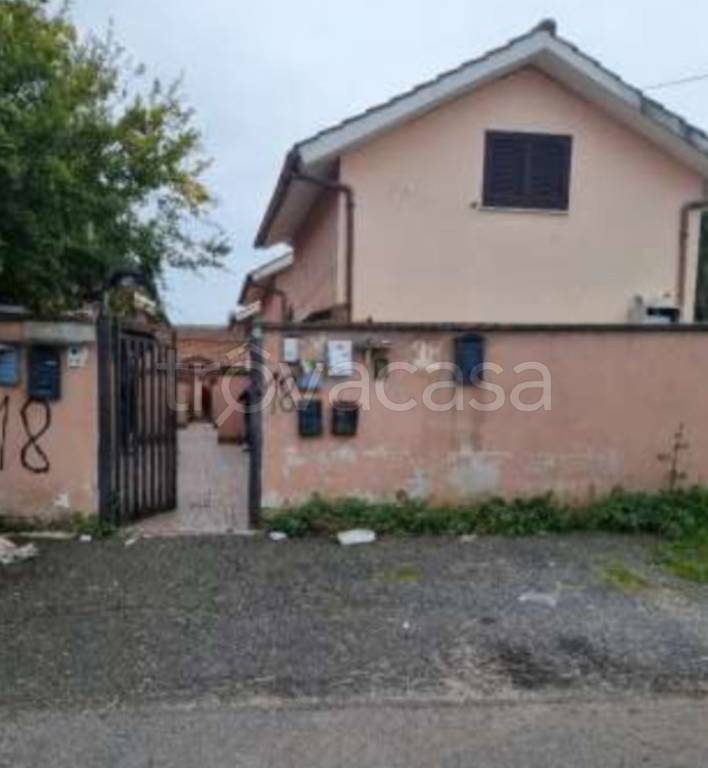 appartamento in vendita ad Ardea in zona Castagnola