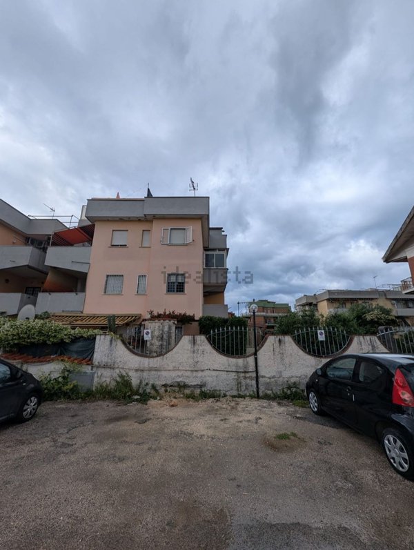 appartamento in vendita ad Ardea in zona Marina di Ardea