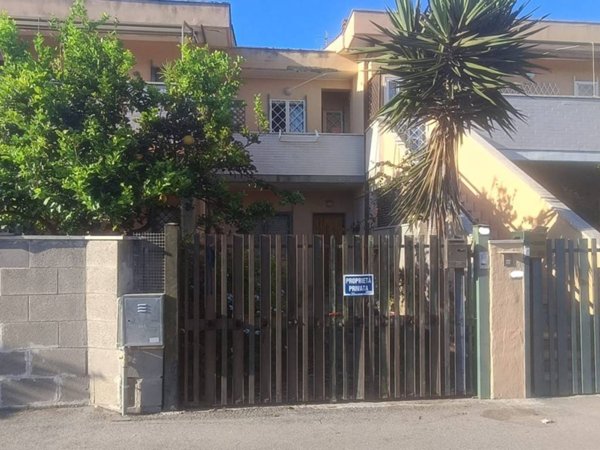 casa indipendente in vendita ad Ardea in zona Marina di Ardea