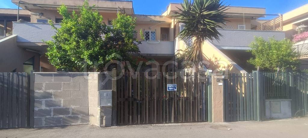 casa indipendente in vendita ad Ardea in zona Marina di Ardea