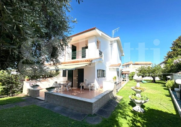 casa indipendente in vendita ad Ardea