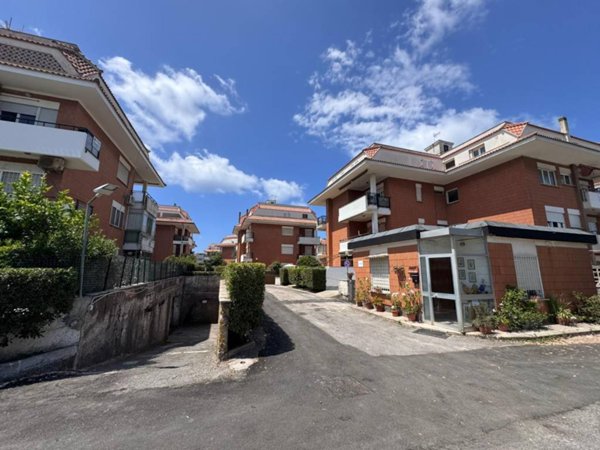 appartamento in vendita ad Ardea in zona Marina di Ardea