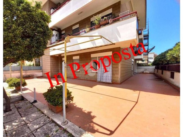appartamento in vendita ad Ardea in zona Marina di Ardea