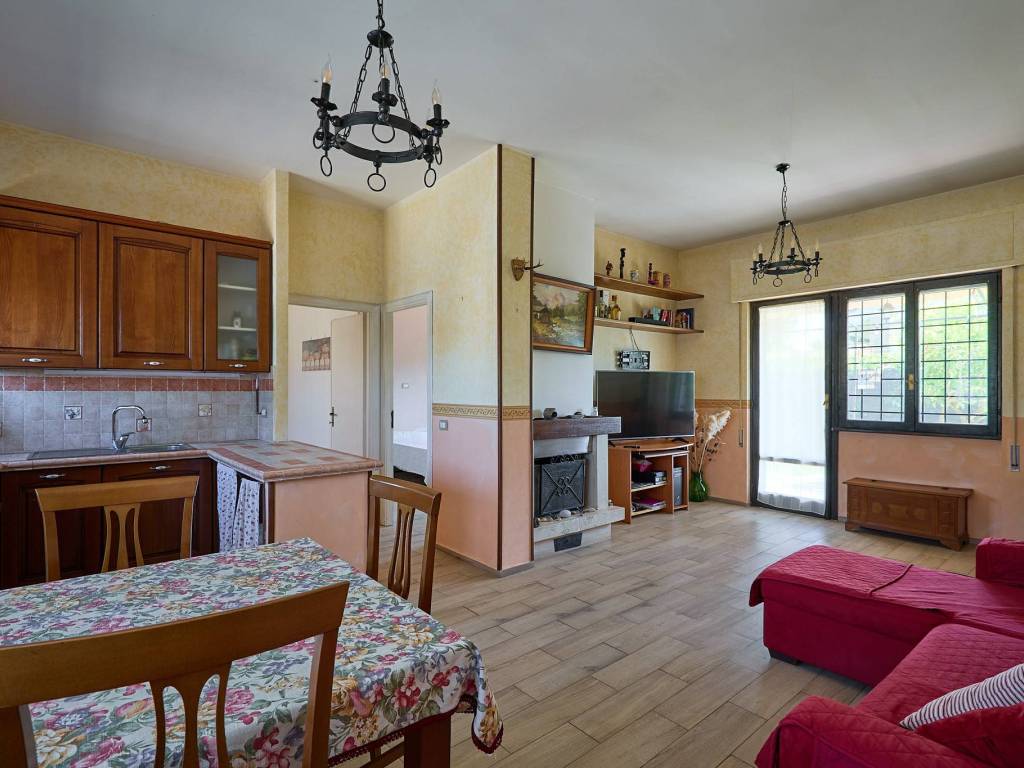 casa indipendente in vendita ad Ardea in zona Lido dei Pini