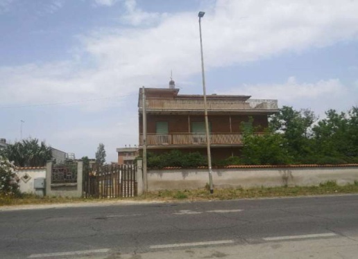 appartamento in vendita ad Ardea in zona Marina di Ardea
