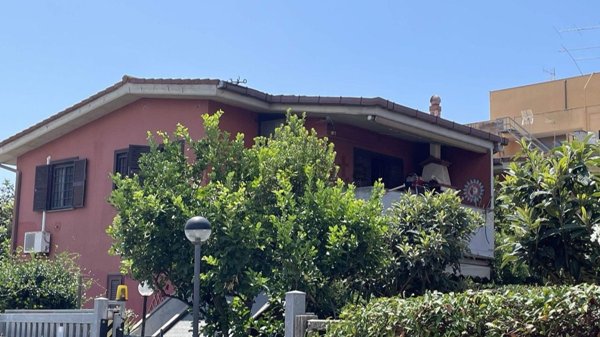 appartamento in vendita ad Ardea in zona Marina di Ardea