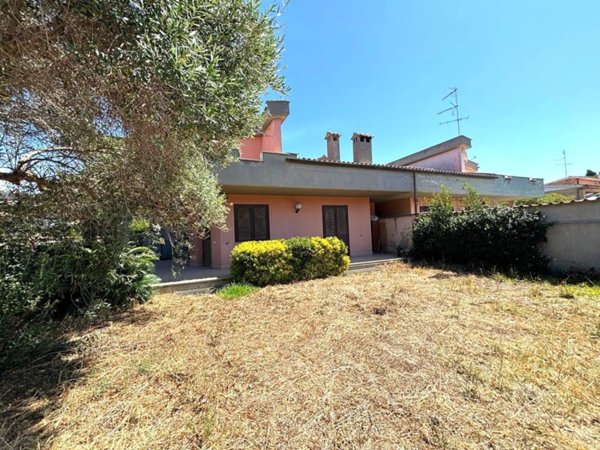 casa indipendente in vendita ad Ardea in zona Nuova California