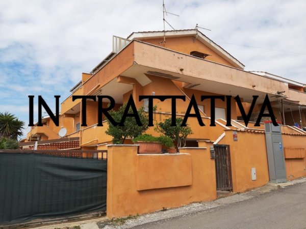 appartamento in vendita ad Ardea in zona Marina di Ardea