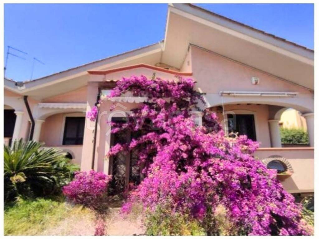 casa indipendente in vendita ad Ardea in zona Nuova California