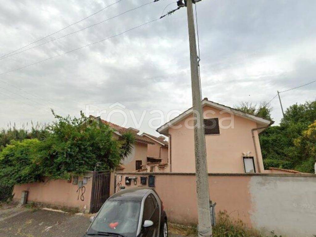 casa indipendente in vendita ad Ardea in zona Castagnola