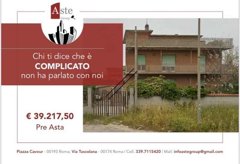 appartamento in vendita ad Ardea in zona Marina di Ardea