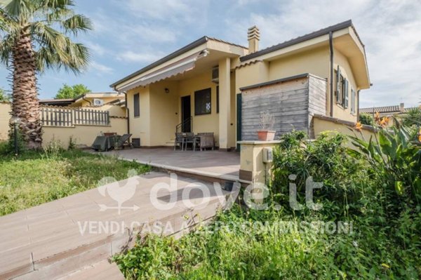 casa indipendente in vendita ad Ardea in zona Banditella