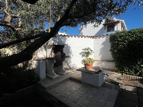 casa indipendente in vendita ad Ardea in zona Nuova California
