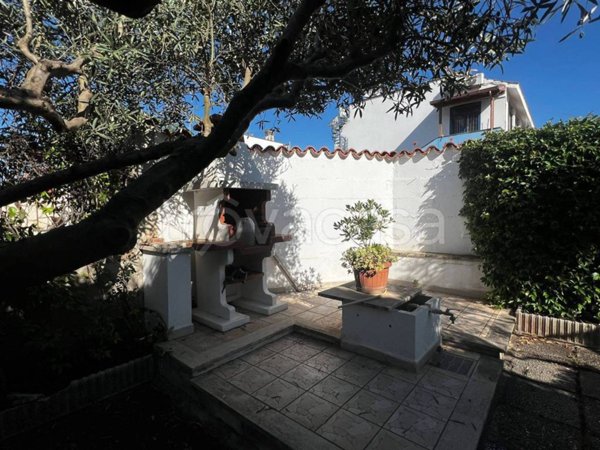 casa indipendente in vendita ad Ardea in zona Marina di Ardea