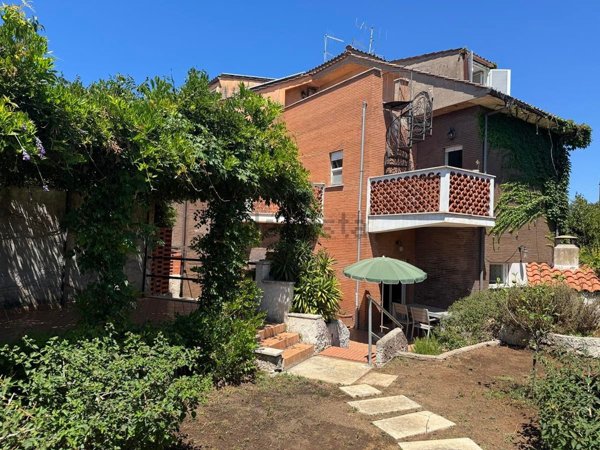 quadrivano in vendita ad Ardea