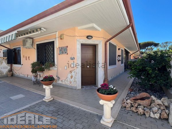 appartamento in vendita ad Ardea in zona Colle Romito