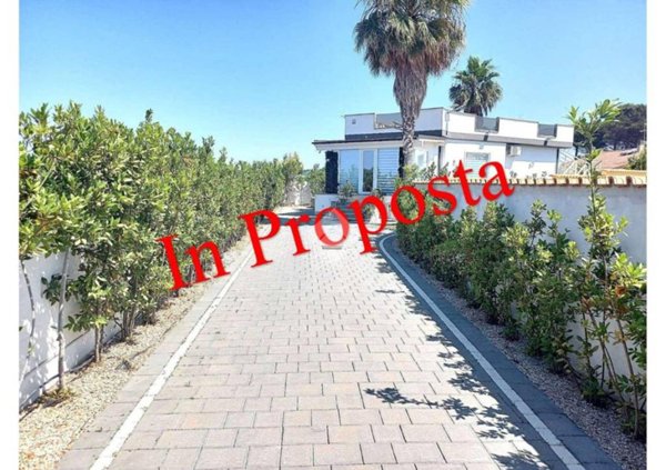 casa indipendente in vendita ad Ardea in zona Nuova Florida