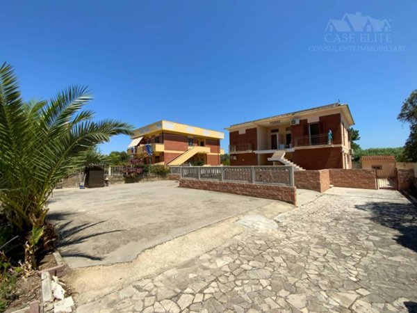 casa indipendente in vendita ad Ardea in zona Marina di Ardea