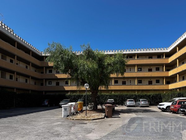 appartamento in vendita ad Ardea in zona Marina di Ardea