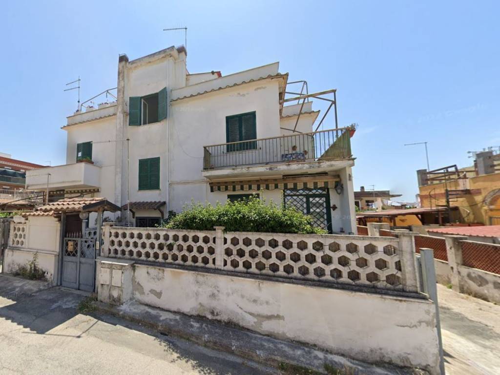 appartamento in vendita ad Ardea in zona Marina di Ardea