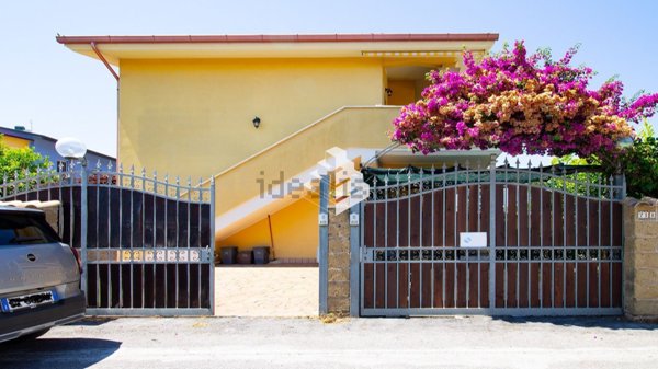 appartamento in vendita ad Ardea in zona Marina di Ardea