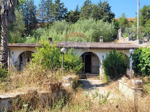 casa indipendente in vendita ad Ardea in zona Castagnetta