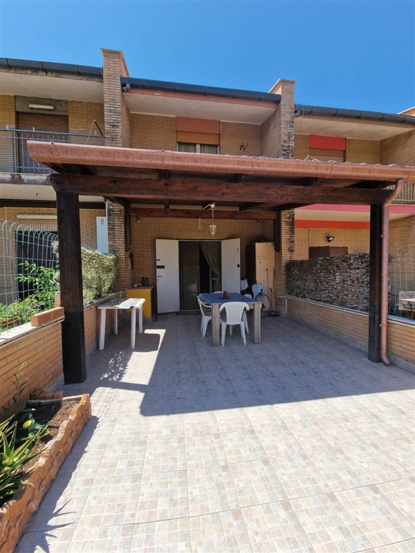 casa indipendente in vendita ad Ardea