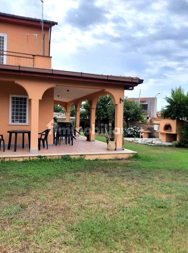 casa indipendente in vendita ad Ardea in zona Marina di Ardea